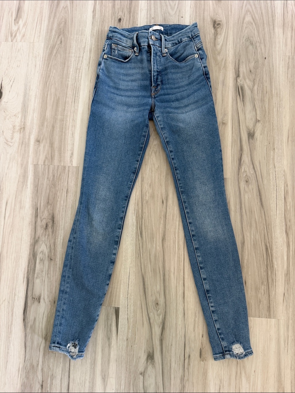 Good American Classic High-Rise Skinny Jeans in Medium Blue size 00/24